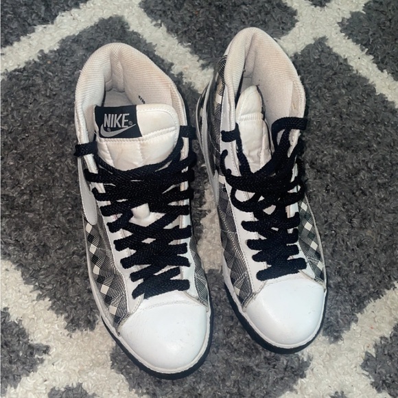 Nike shoes size 9 still in good condition some wear - Picture 4 of 5